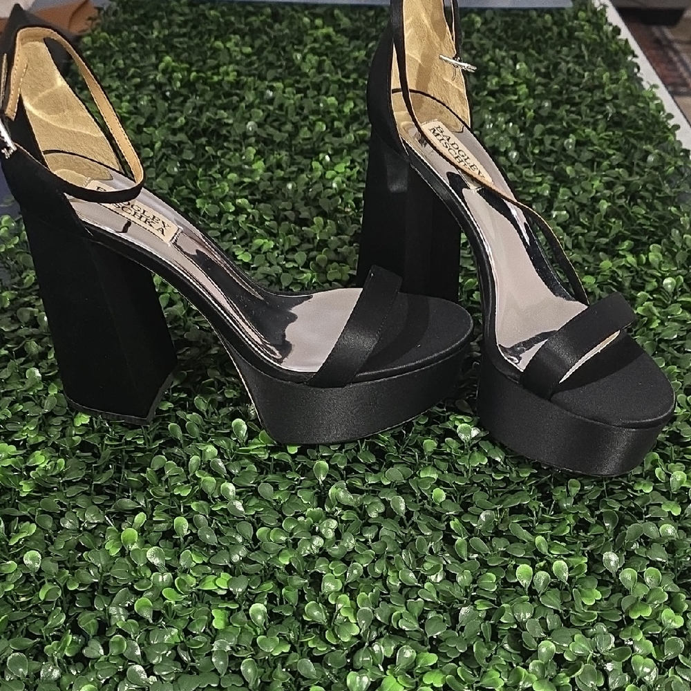 Badgley Mischka Black Platform Sandals